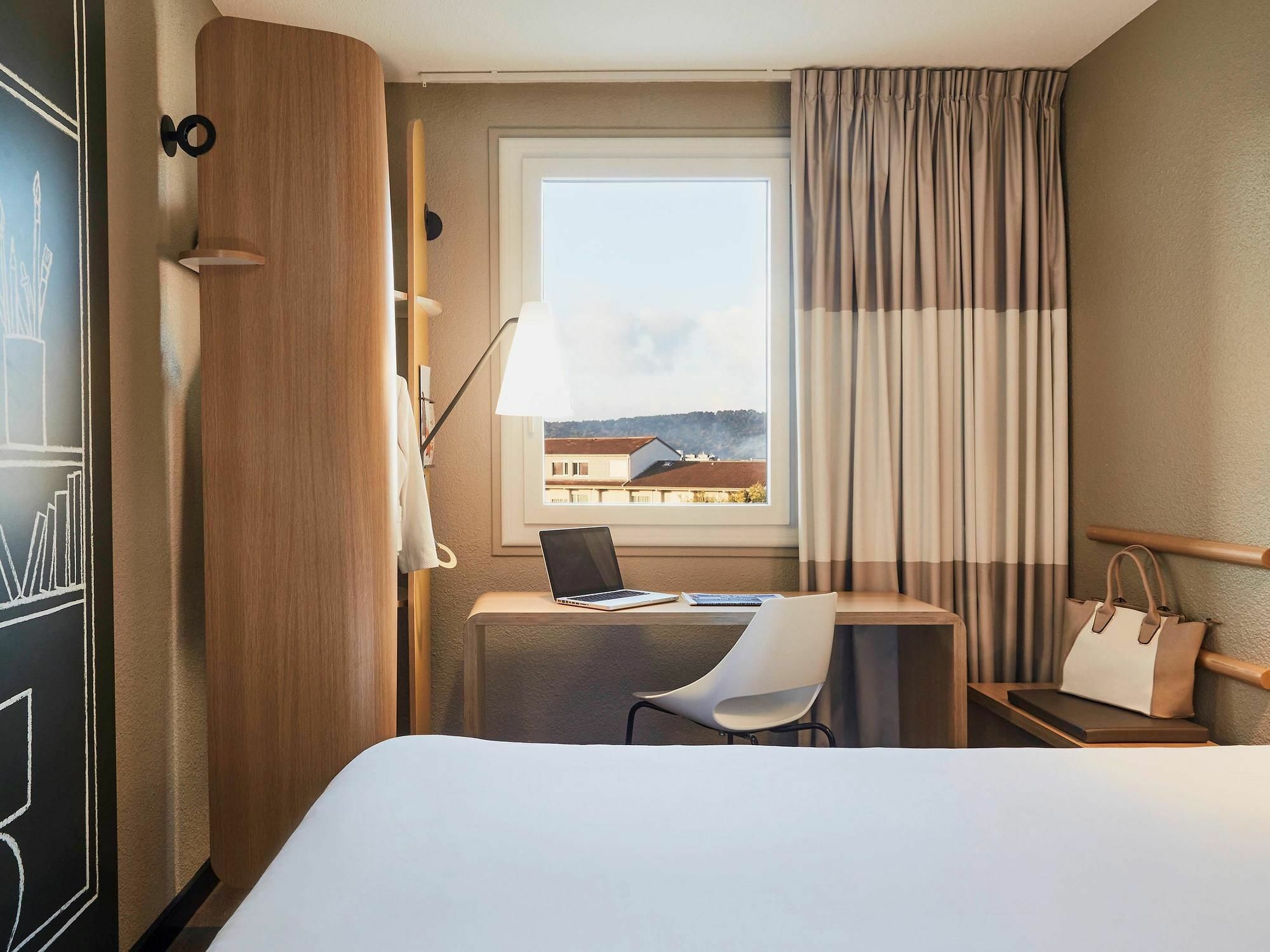 Ibis Toulon La Seyne Sur Mer Exterior foto