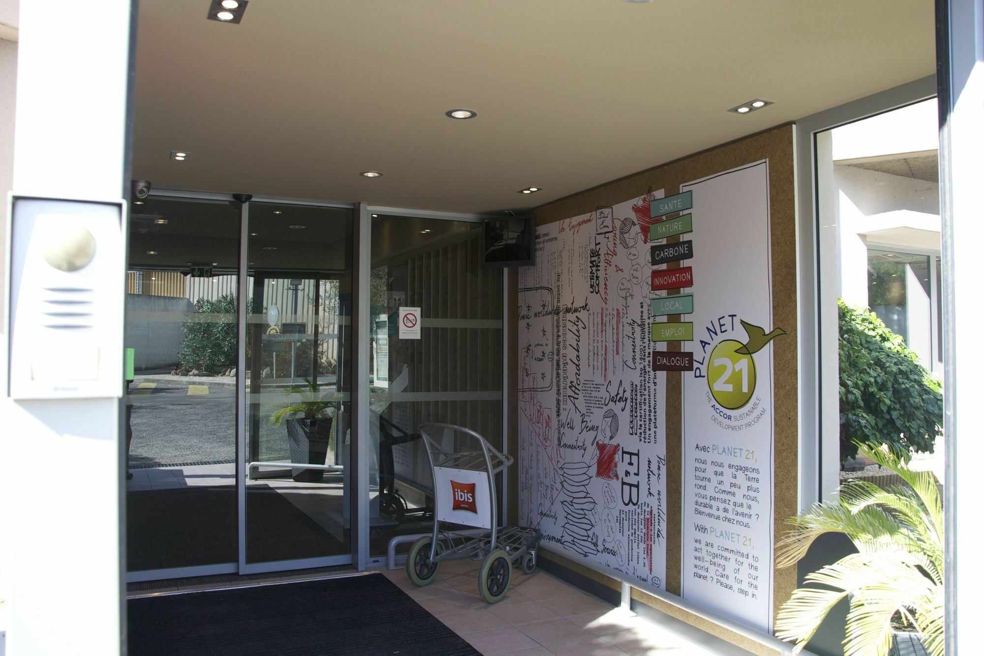 Ibis Toulon La Seyne Sur Mer Exterior foto